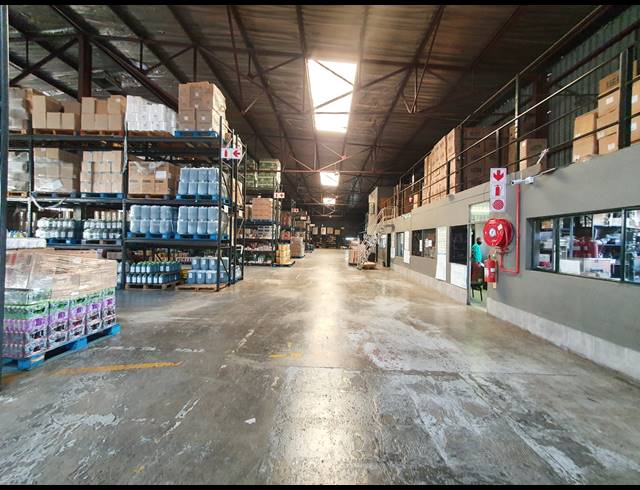 2,100M² WAREHOUSE TO LET IN CITY DEEP
